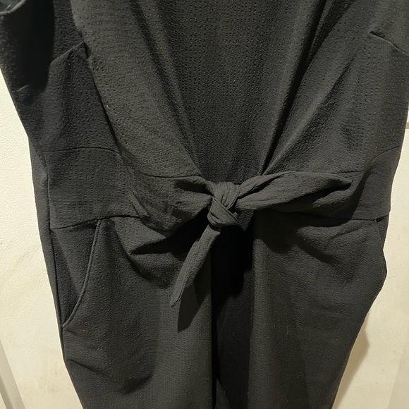 Vineyard Vines Black Tie-Front Jumpsuit - Picture 4 of 9
